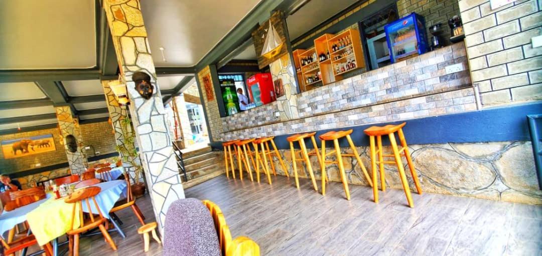 Gipir And Labongo Safari Lodge Ltd Pakwach Ngoại thất bức ảnh