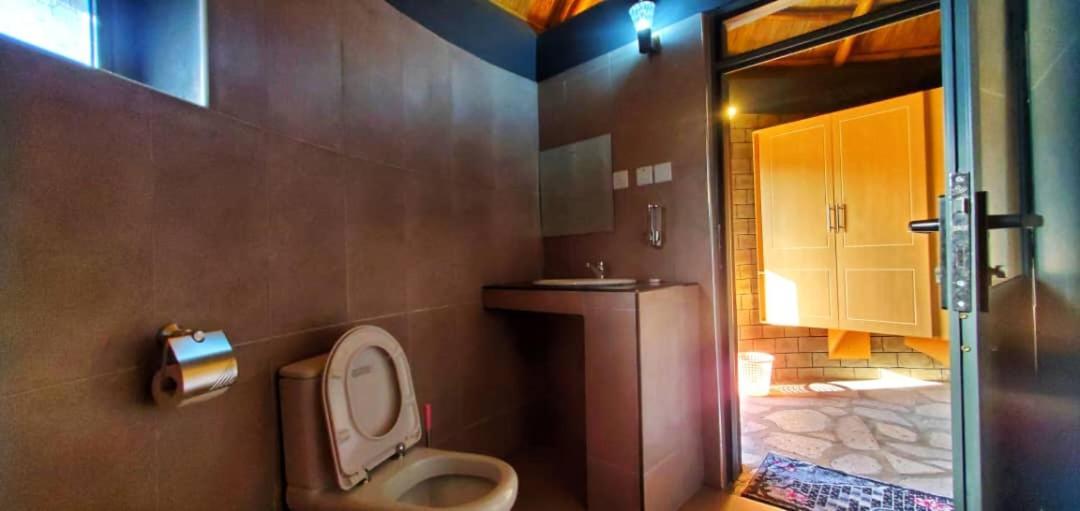 Gipir And Labongo Safari Lodge Ltd Pakwach Ngoại thất bức ảnh